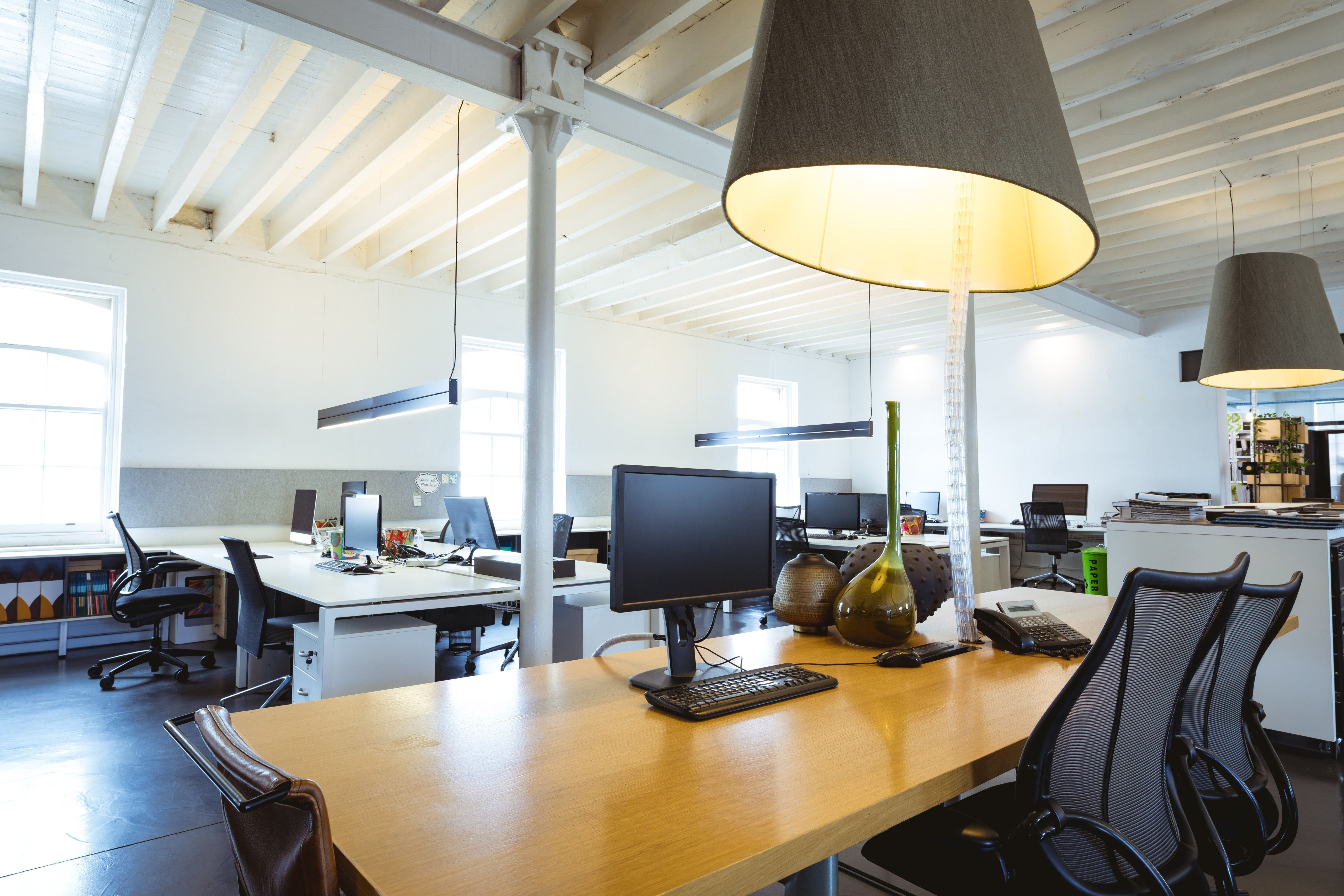 ¿Qué es mejor para trabajar: luz blanca o amarilla?